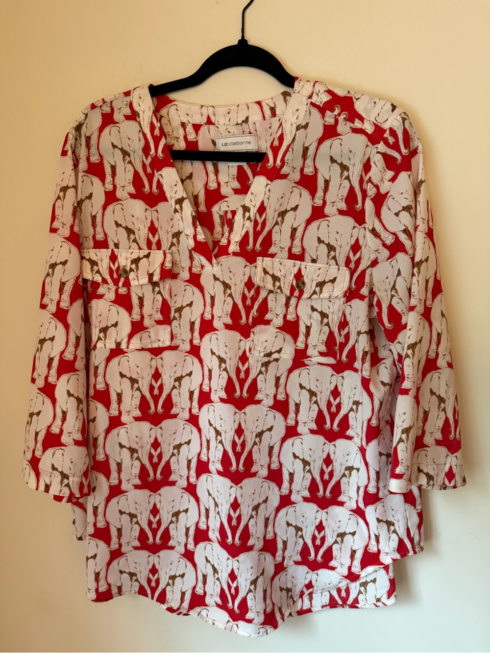 Liz Claiborne Womens L Elephant Blouse Shirt Pullover V-Neck 3/4 Sleeve Top